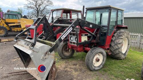 International 484 tractor with loader, power tip for bucket and muck fork, road registered with V5. Serviced with cylinder head and gasket done, starts and runs well, pickup hitch, tipping pipe, power steering. ODN 581T