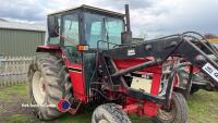 International 484 tractor with loader, power tip for bucket and muck fork, road registered with V5. Serviced with cylinder head and gasket done, starts and runs well, pickup hitch, tipping pipe, power steering. ODN 581T - 3