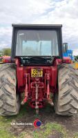 International 484 tractor with loader, power tip for bucket and muck fork, road registered with V5. Serviced with cylinder head and gasket done, starts and runs well, pickup hitch, tipping pipe, power steering. ODN 581T - 6