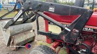 International 484 tractor with loader, power tip for bucket and muck fork, road registered with V5. Serviced with cylinder head and gasket done, starts and runs well, pickup hitch, tipping pipe, power steering. ODN 581T - 7