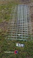 5 x galvanised mesh panels