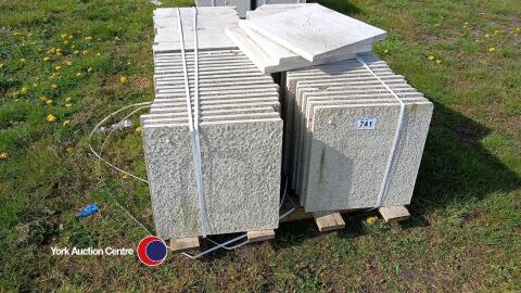 Pallet of approx 70 light Grey paving slabs, 450mm x 450mm