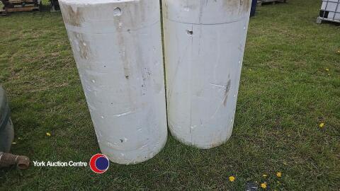 2 x insulated stainless steel tanks