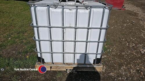 Clean IBC with frame