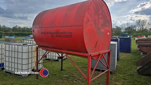 Fuel tank on stand