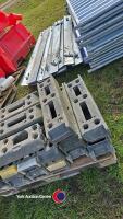 17 x site fencing panels and feet and joints