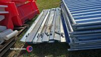 17 x site fencing panels and feet and joints - 3