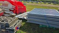 17 x site fencing panels and feet and joints - 4