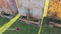 Heavy duty hand tip skip - 3