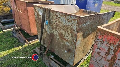 Heavy duty hand tip skip