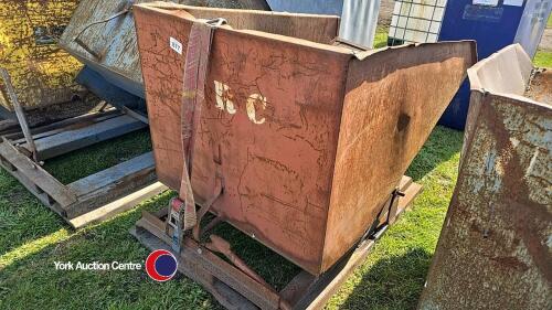 Heavy duty hand tip skip