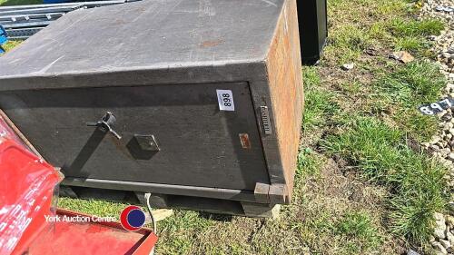 Large bank safe, key in office