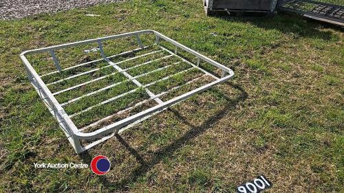 Alloy roof basket