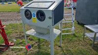 Sand blasting cabinet working - 2