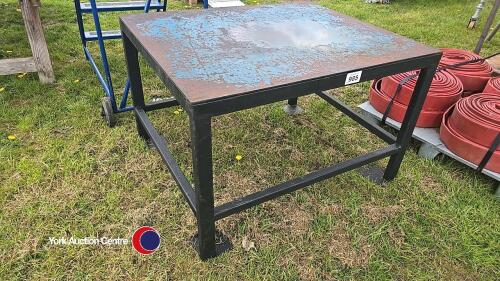 Metal work bench, H 750mm x L 1200mm x W 1000mm