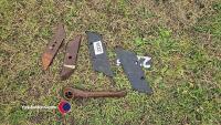 2 x Ransomes subsoiler wings - 2