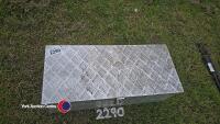 Chequer plate strap box - 2
