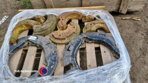 Tractor wheel weights