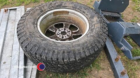 Nissan Navara alloy 265 70 17 10mm tread