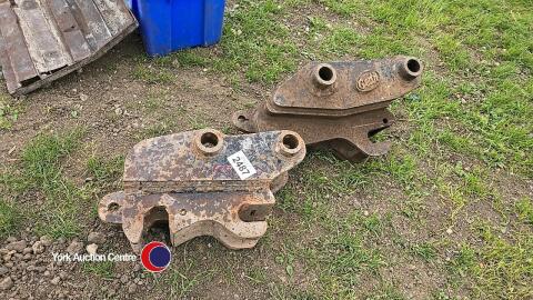 2 digger Q hitches
