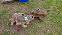 2 digger Q hitches - 2