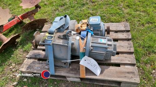 3 x motors