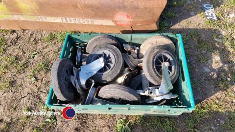 8 x caster wheels
