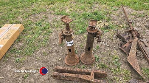 2 x standard Fordson tractor jacks and drawbar
