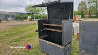 Van vault