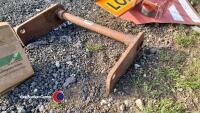 Manitou weld on bracket - 2