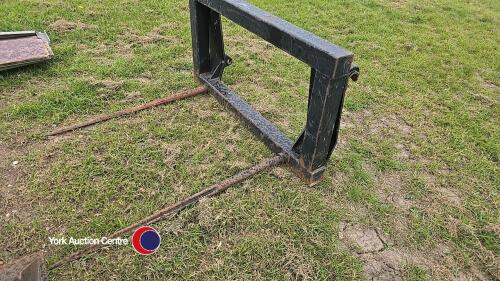 Bale spike, quicke brackets