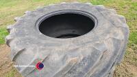 2 x 600/70/30 tyres - 2