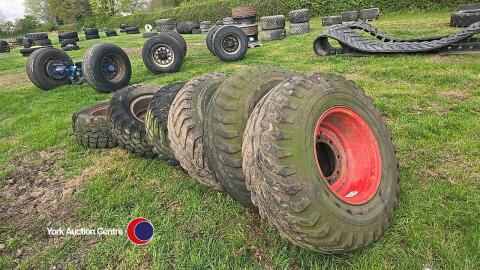 6 x 8 stud trailer wheels with flotation tyres off 14T trailer