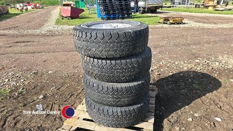 4 x Land Rover Defender R16, Boost alloy wheels and tyres