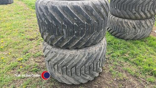 2 x 550/45/22.5 flotation tyres