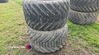 2 x 550/45/22.5 flotation tyres