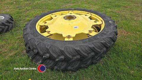 Pair Taurus 270/95 R48 rowcrop wheels and tyres
