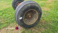 6 stud axle with wheels - 2