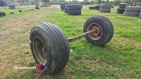 6 stud axle with wheels - 3