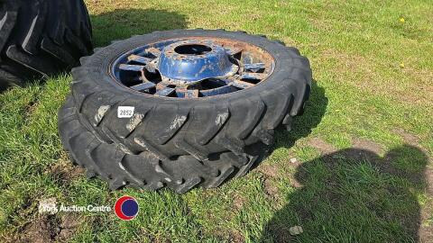 Pair 11.2R36 row crop wheels