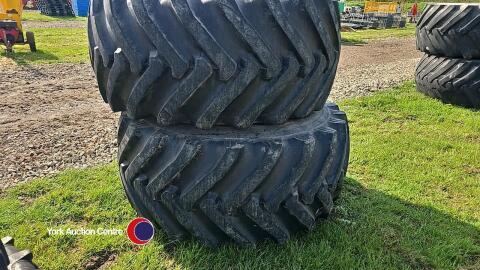 Pair 28.1R26 wheels 80% good, M/F J/D