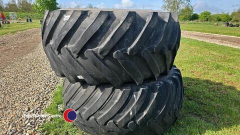 Pair 30.5R32 tanker wheels 10 stud