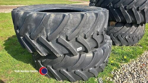 Pair 600-65R38 tyres