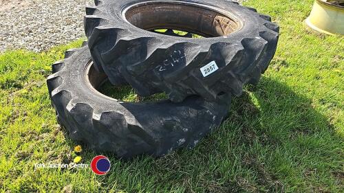 Pair 12.4-28 tyres and tubes