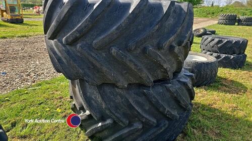 Pair 750-65R26 M/F J/D wheels