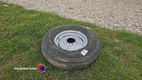 Tractor front wheel 750 x 16, sound