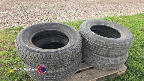 4 Bridgestone 255/65R17 tyres