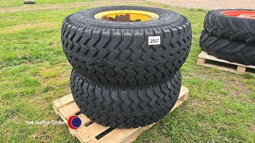 Pair of 15.3-26in trailer wheels and tyres
