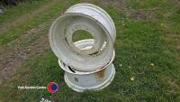 Pair 12-28 rims NH Case - 2
