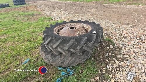 Pair 11x28 wheels welded centres, 35/135 etc